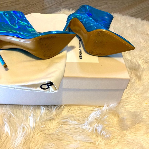 Alexandre Vauthier's Alex’s blue hologram ankle boots - Picture 9 of 10